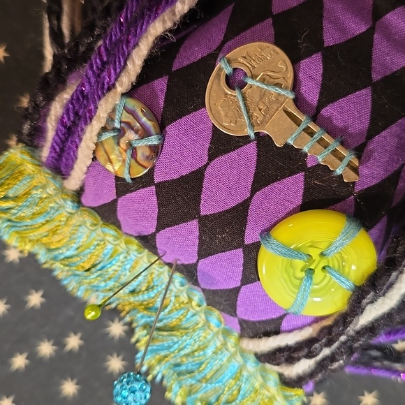 VOODOO DOLL - Picture 2 of 4